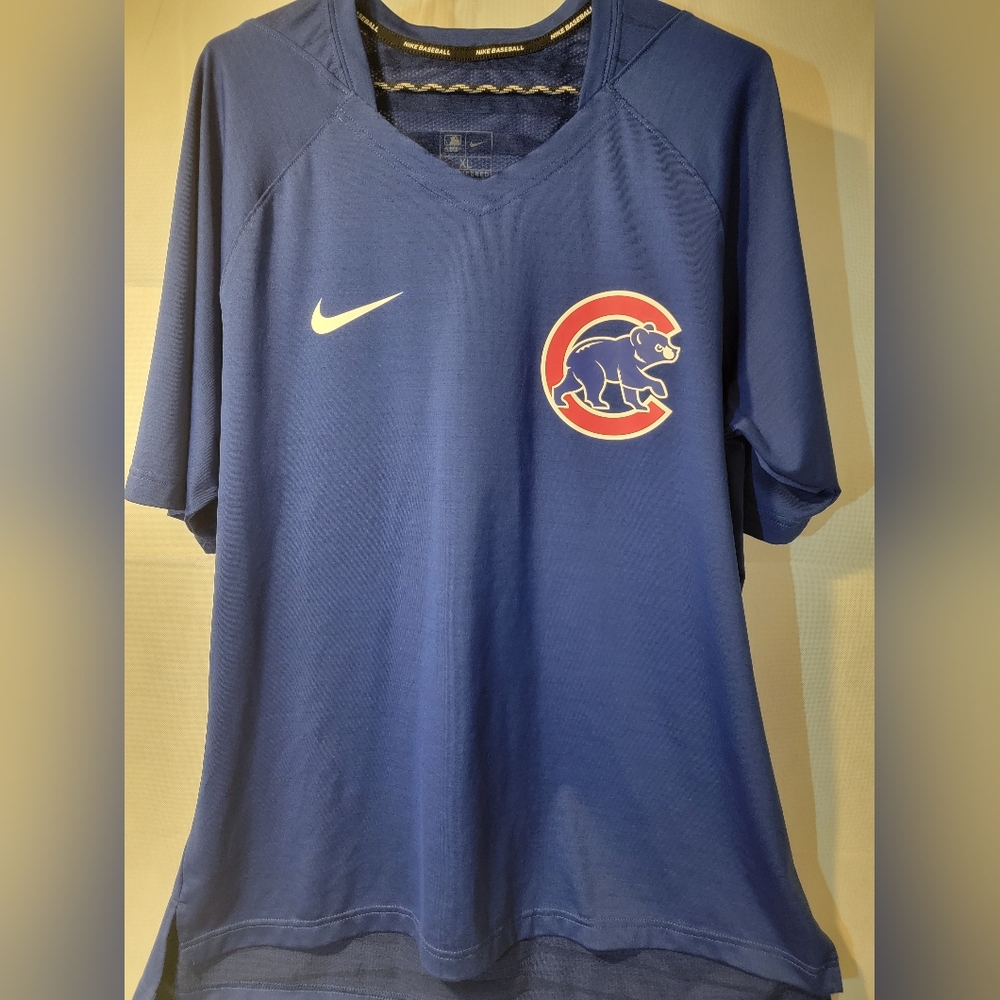 Mens cubs vneck